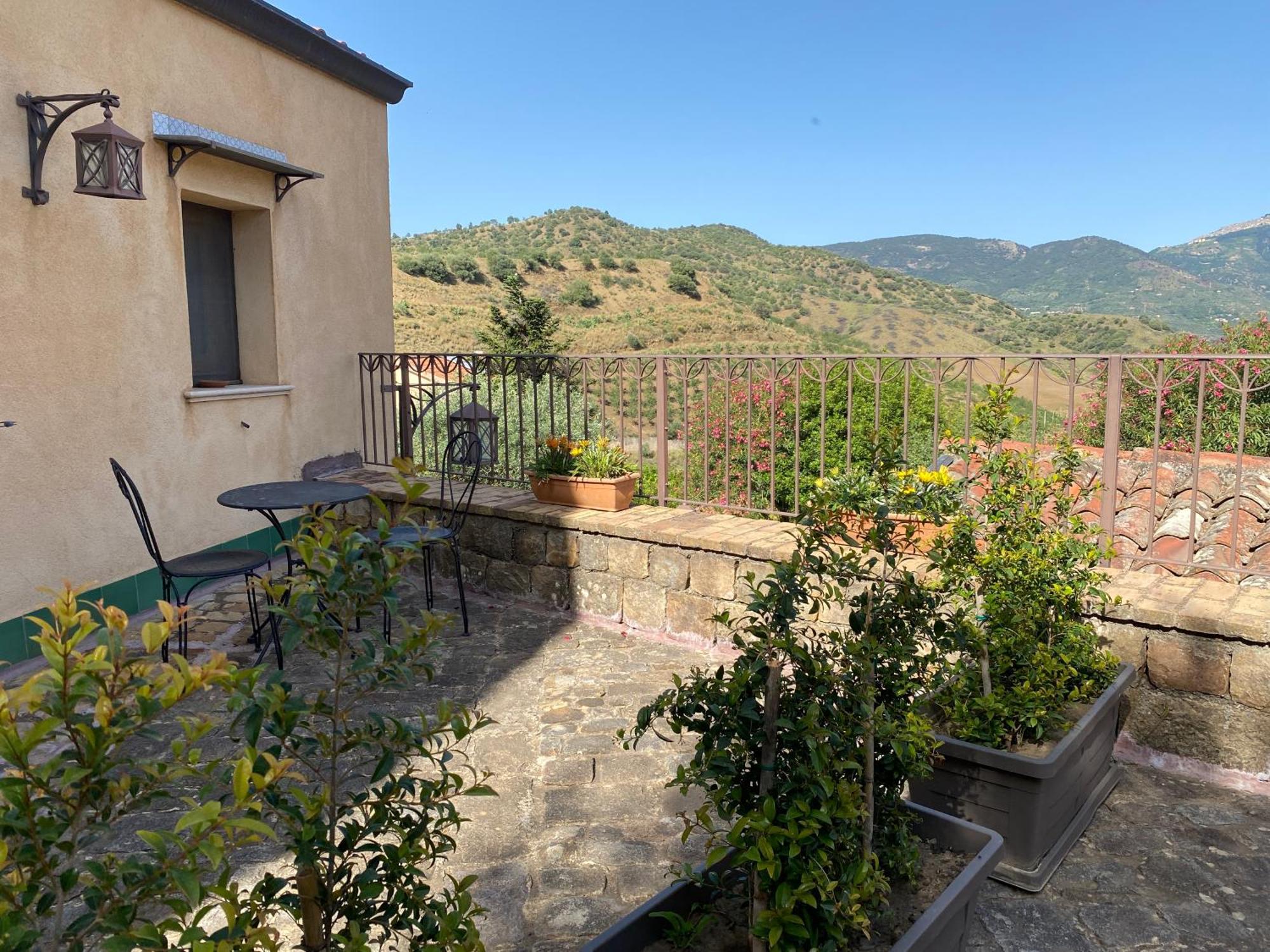 Azienda Agrituristica Bergi Кастельбуоно Экстерьер фото